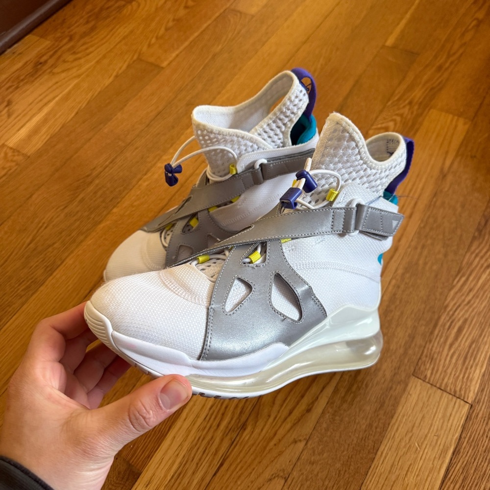 Women's Jordan Air Latitude 720 Shoes
